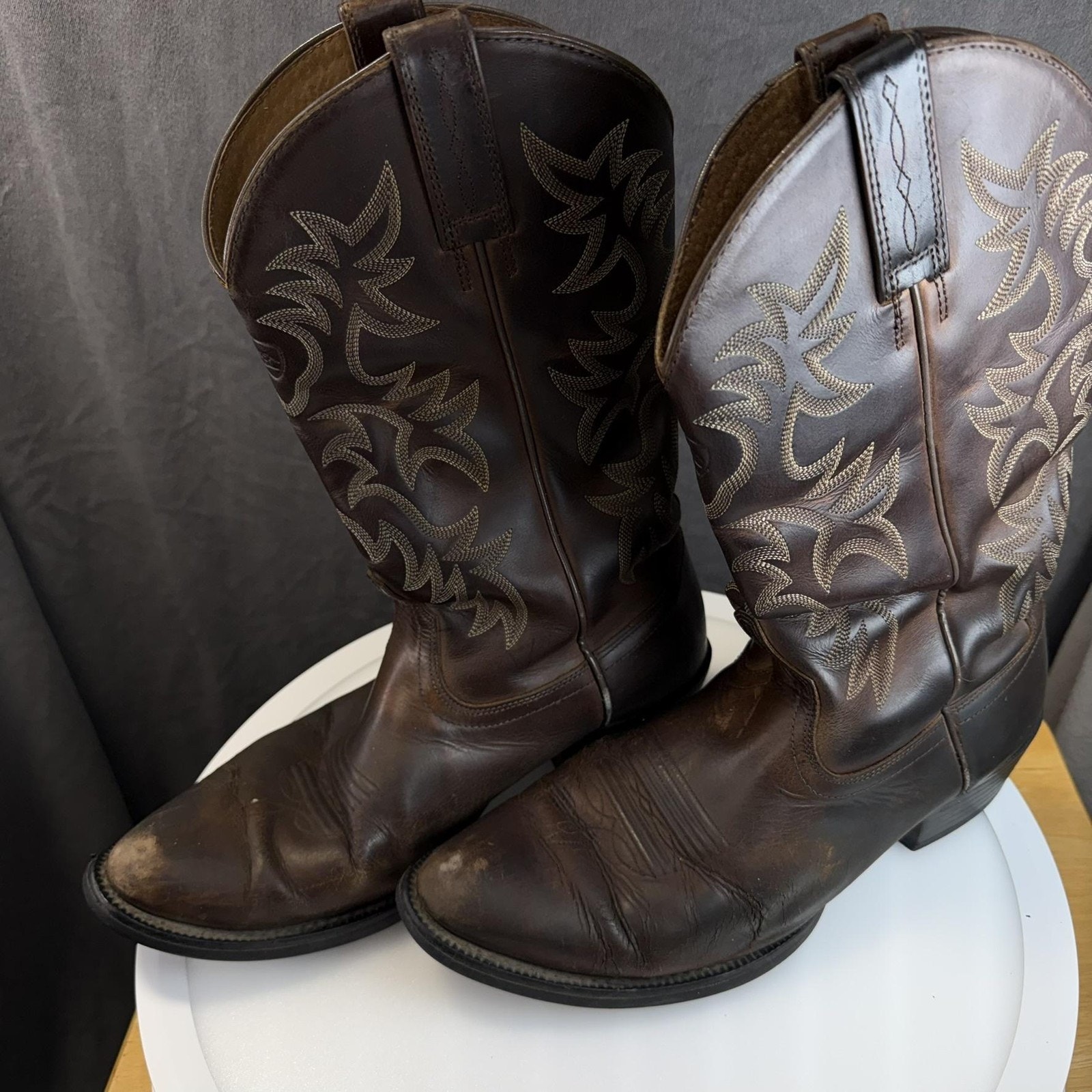 Ariat Western Boots Mens Size 9.5 Brown Leather Round Toe Slip Resistant Pull On